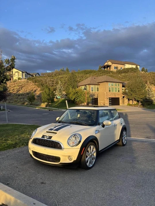 2009 Mini Mini 2nd Gen - Image 2 of 7
