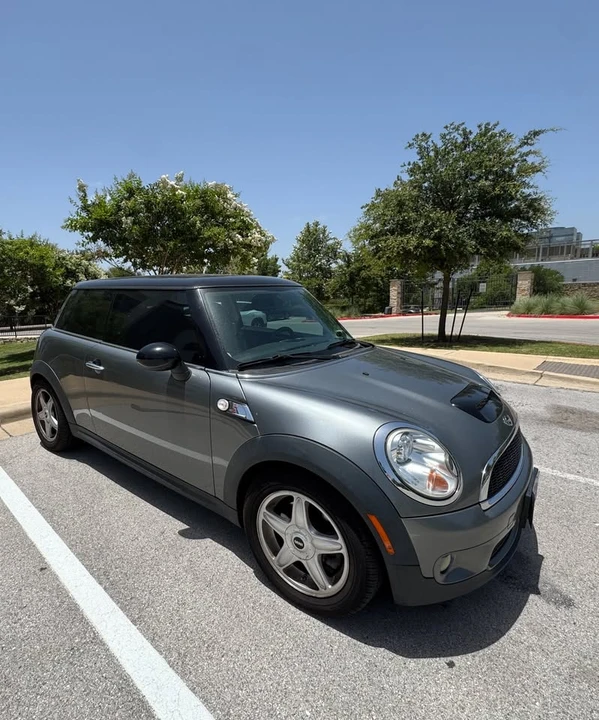 2009 Mini Mini 2nd Gen - Image 2 of 11