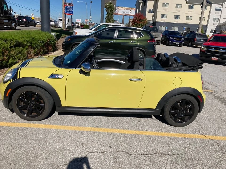 2009 Mini Mini 2nd Gen - Image 2 of 18