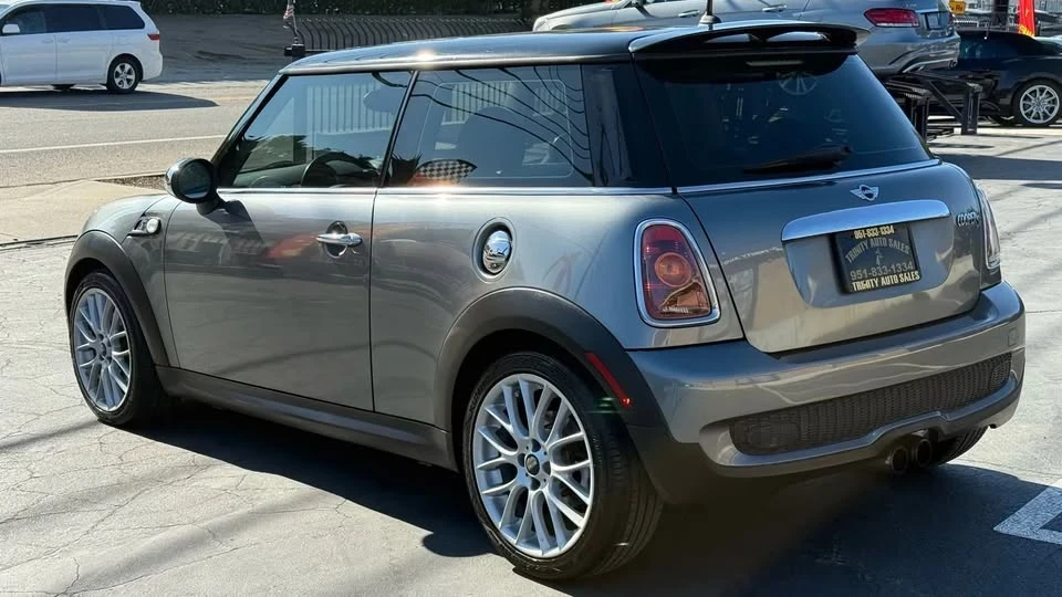 2009 Mini Mini 2nd Gen - Image 4 of 18