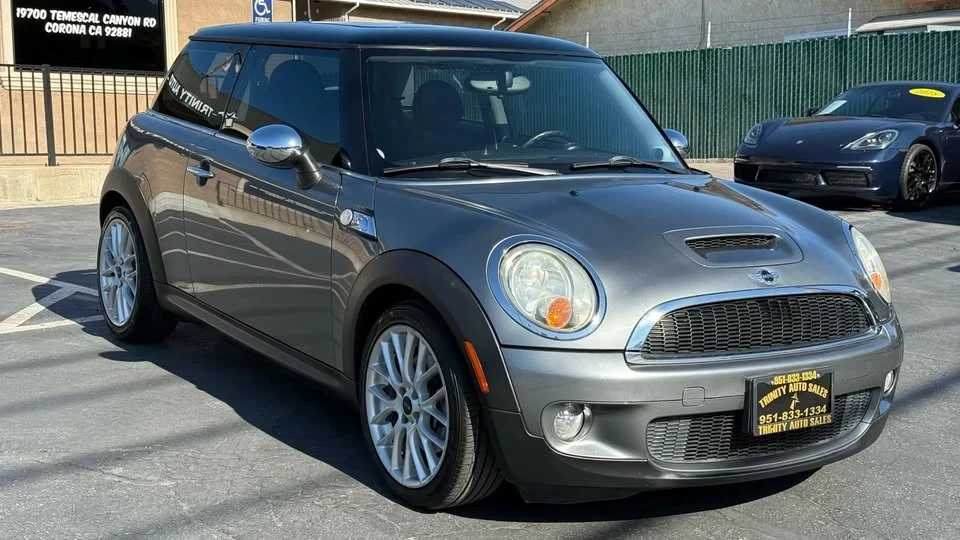 2009 Mini Mini 2nd Gen - Image 2 of 18