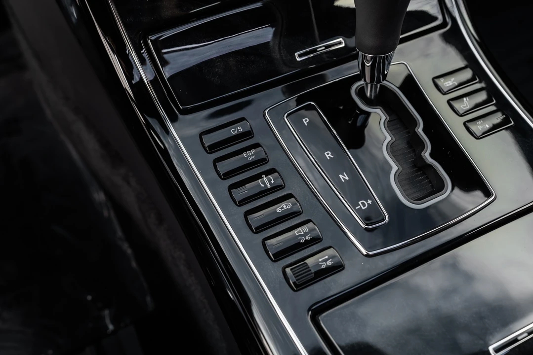 2009 Maybach - Image 19 of 21