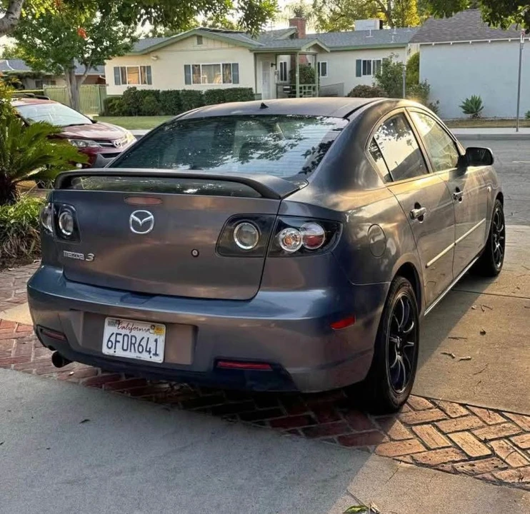 2009 Mazda Lantis - Image 2 of 3