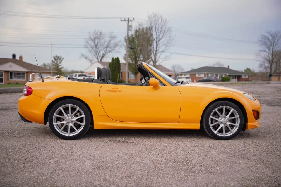 2009 Mazda NC MX-5 Miata - Image 17 of 21