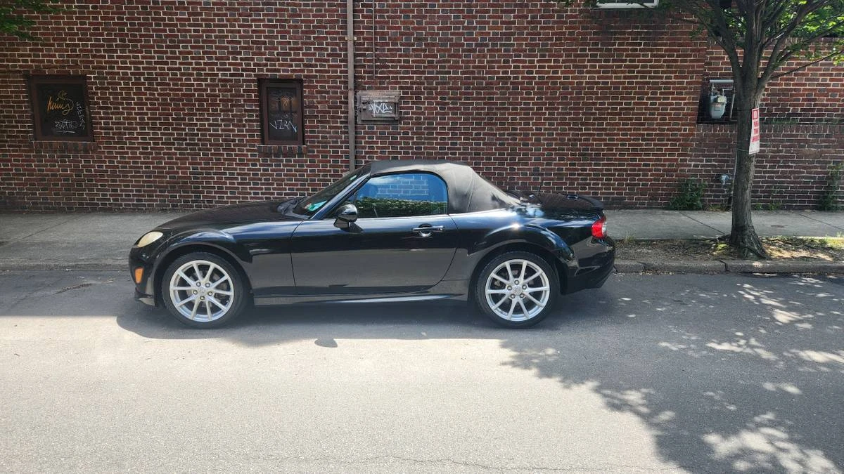 2009 Mazda NC MX-5 Miata - Image 21 of 24