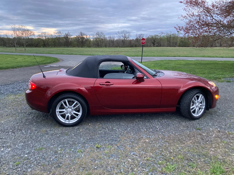 2009 Mazda NC MX-5 Miata - Image 28 of 31