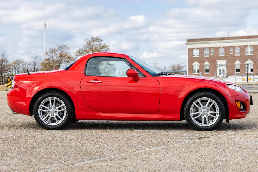 2009 Mazda NC MX-5 Miata - Image 3 of 31