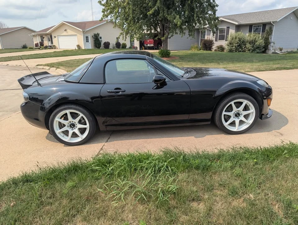 2009 Mazda NC MX-5 Miata - Image 4 of 19