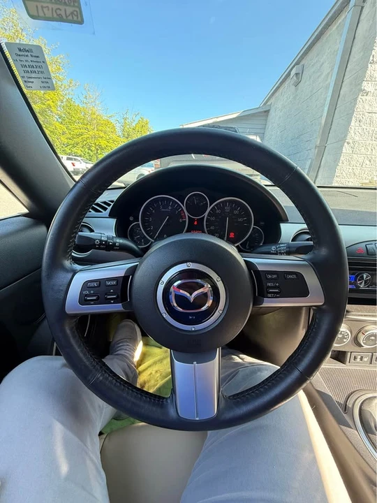 2009 Mazda NC MX-5 Miata - Image 14 of 15