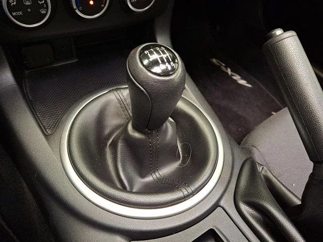 2009 Mazda NC MX-5 Miata - Image 17 of 30