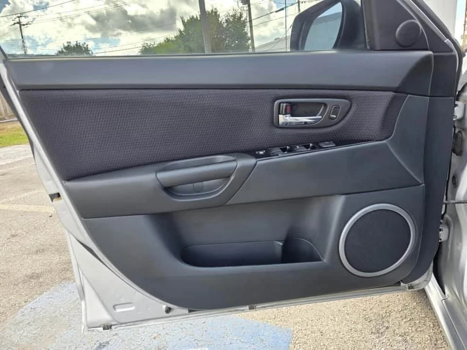 2009 Mazda Mazda 3 1st Gen - Image 11 of 12