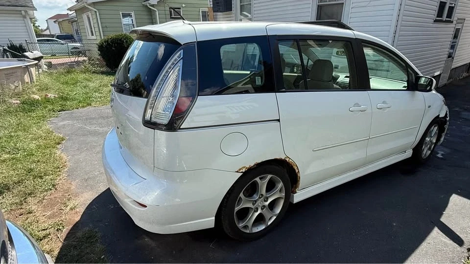 2009 Mazda Mazda 5 - Image 5 of 13
