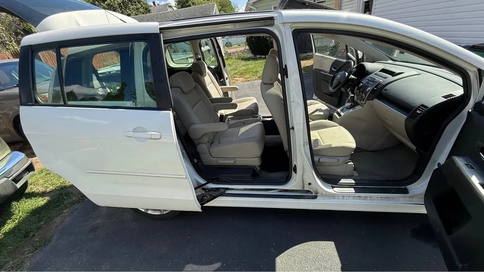 2009 Mazda Mazda 5 - Image 2 of 13
