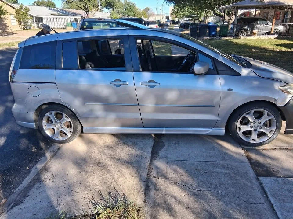 2009 Mazda Mazda 5 - Image 5 of 14