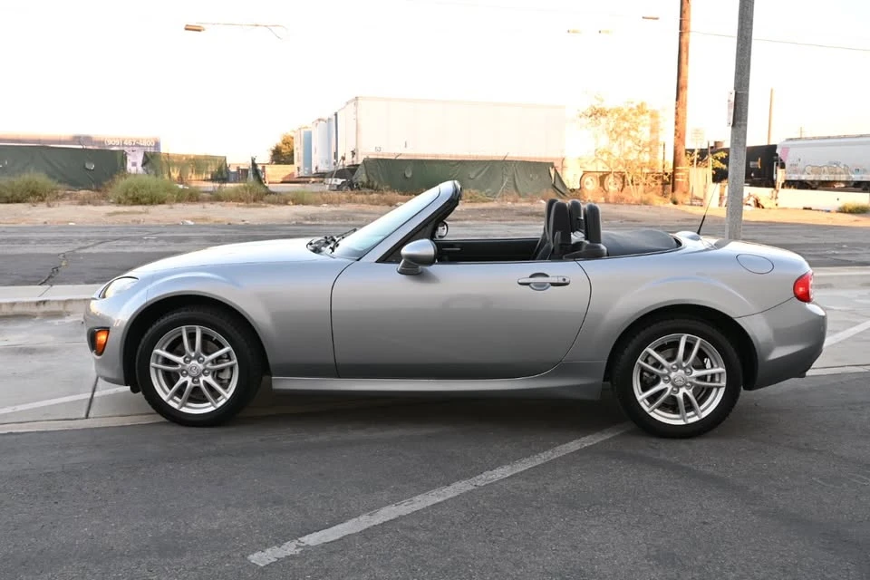2009 Mazda NC MX-5 Miata - Image 4 of 20