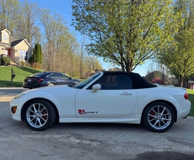 2009 Mazda NC MX-5 Miata - Image 2 of 11