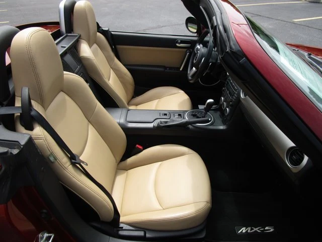 2009 Mazda NC MX-5 Miata - Image 17 of 20