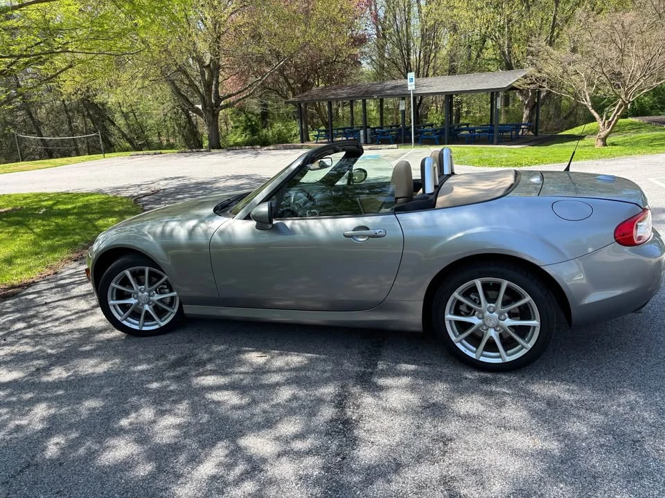 2009 Mazda NC MX-5 Miata - Image 12 of 17