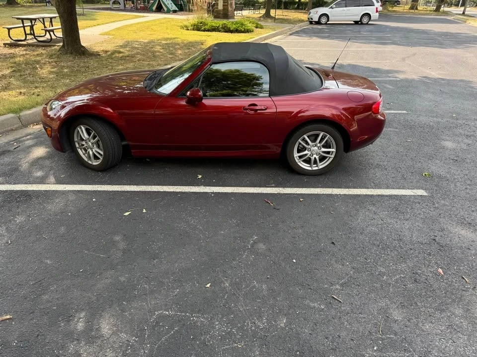 2009 Mazda NC MX-5 Miata - Image 5 of 11