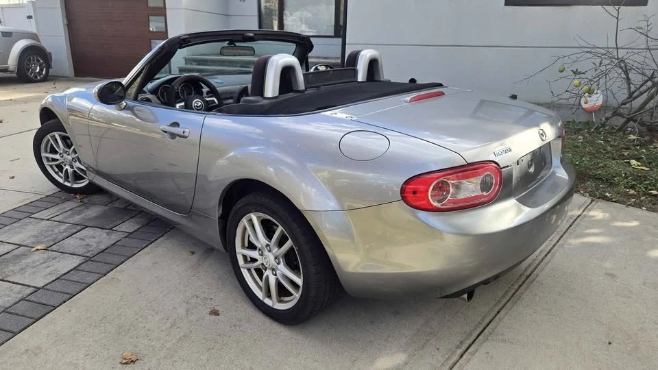 2009 Mazda NC MX-5 Miata - Image 5 of 17