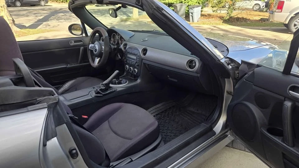 2009 Mazda NC MX-5 Miata - Image 14 of 17