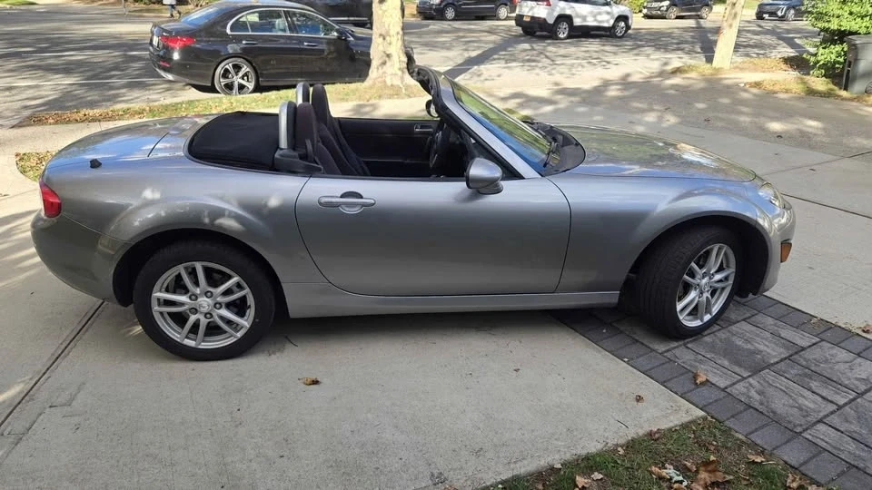 2009 Mazda NC MX-5 Miata - Image 8 of 17