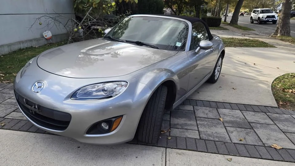 2009 Mazda NC MX-5 Miata - Image 4 of 17