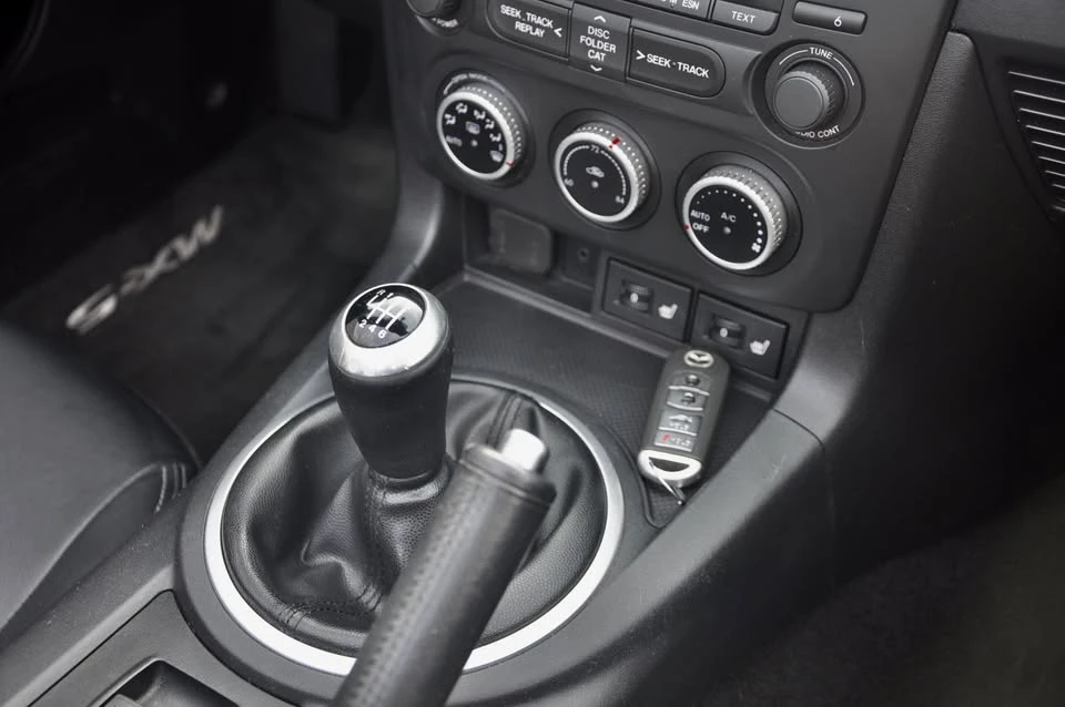 2009 Mazda NC MX-5 Miata - Image 15 of 18