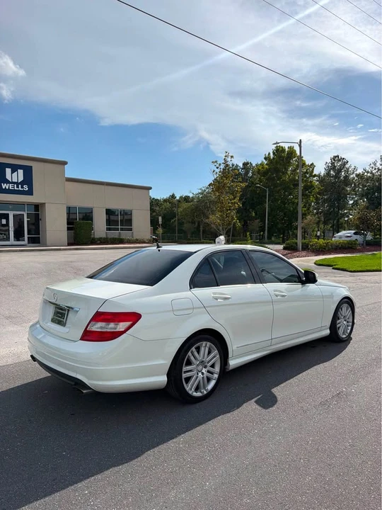2009 Mercedes-Benz W212 E-Class - Image 3 of 18