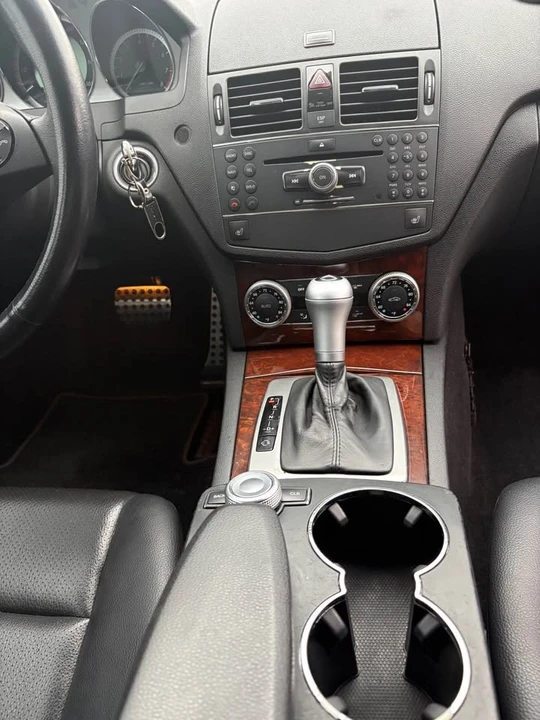 2009 Mercedes-Benz W204 C-Class - Image 15 of 19