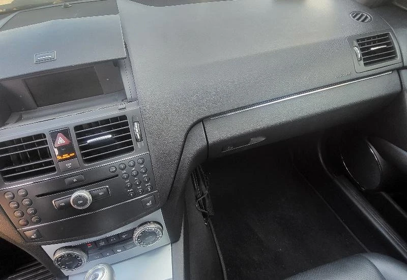 2009 Mercedes-Benz GLK-Class - Image 10 of 11