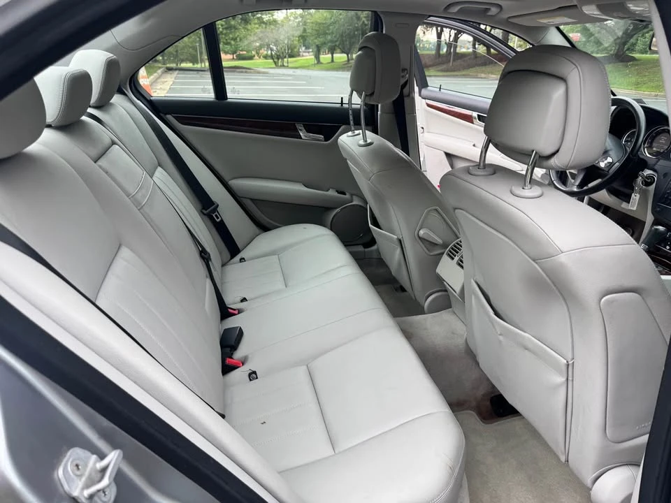 2009 Mercedes-Benz W204 C-Class - Image 12 of 20