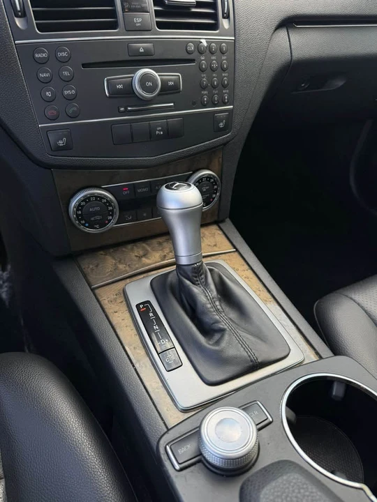 2009 Mercedes-Benz W204 C-Class - Image 13 of 15