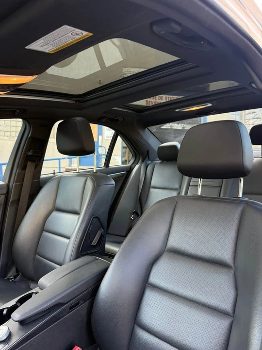 2009 Mercedes-Benz W204 C-Class - Image 14 of 15