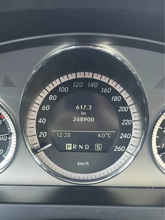 2009 Mercedes-Benz W204 C-Class - Image 8 of 10