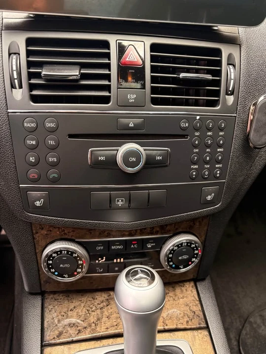 2009 Mercedes-Benz C-Class - Image 8 of 14