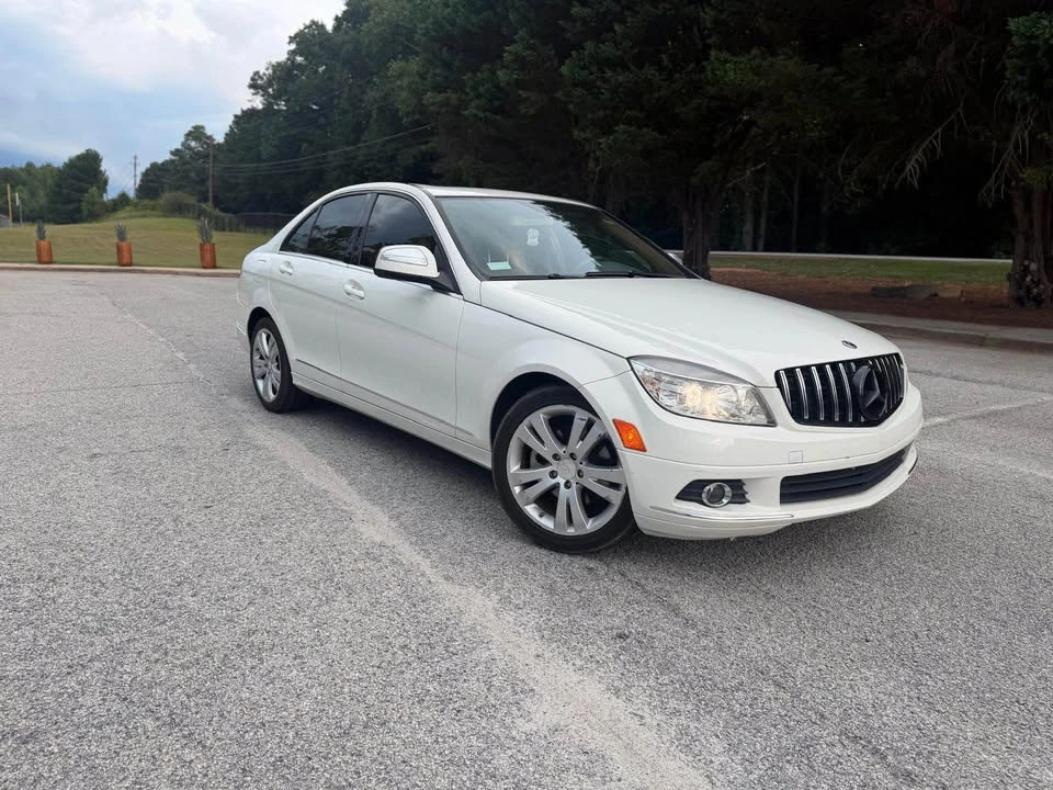 2009 Mercedes-Benz W204 C-Class - Image 2 of 18