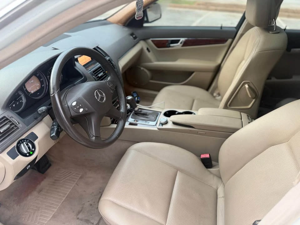 2009 Mercedes-Benz W204 C-Class - Image 8 of 18