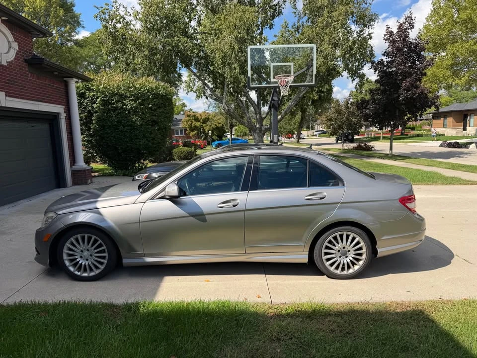 2009 Mercedes-Benz W204 C-Class - Image 3 of 10