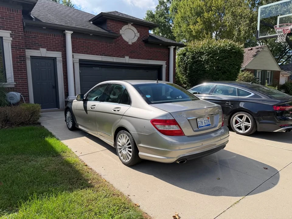 2009 Mercedes-Benz W204 C-Class - Image 2 of 10