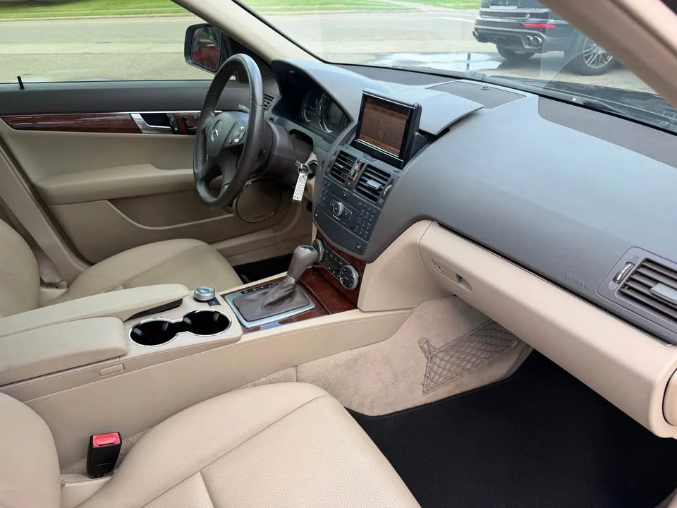2009 Mercedes-Benz W204 C-Class - Image 10 of 20