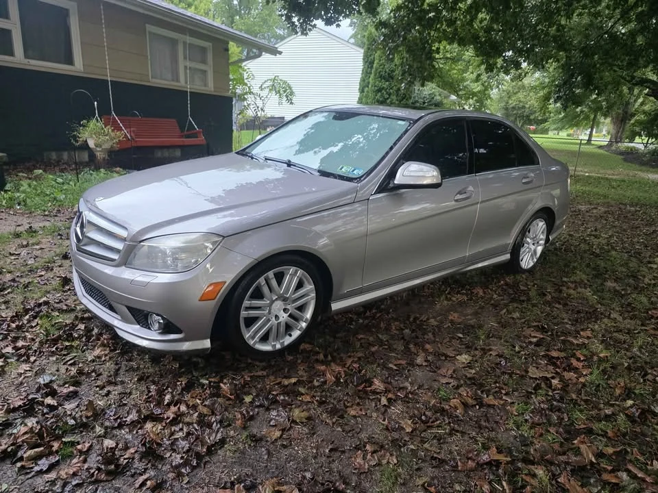 2009 Mercedes-Benz W204 C-Class - Image 2 of 2
