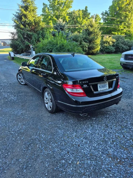 2009 Mercedes-Benz W204 C-Class - Image 2 of 8