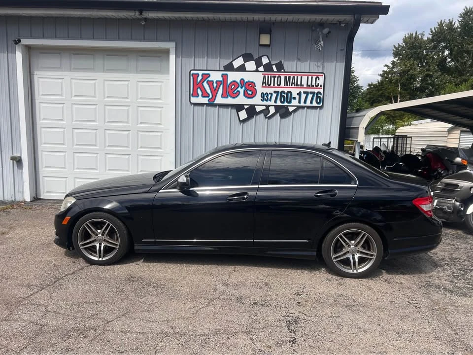 2009 Mercedes-Benz W204 C-Class - Image 2 of 14