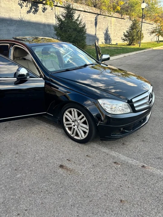 2009 Mercedes-Benz W204 C-Class - Image 2 of 11