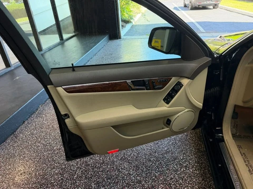 2009 Mercedes-Benz W204 C-Class - Image 11 of 19