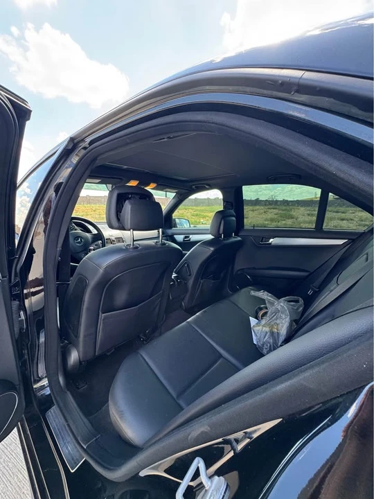 2009 Mercedes-Benz W204 C-Class - Image 13 of 17