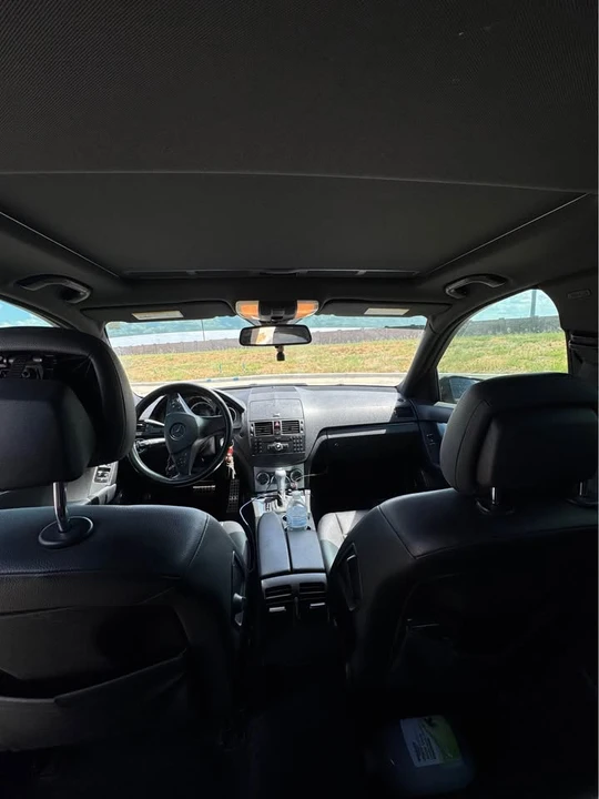 2009 Mercedes-Benz W204 C-Class - Image 11 of 17