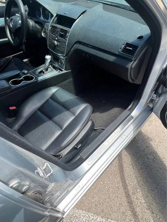 2009 Mercedes-Benz W204 C-Class - Image 14 of 16