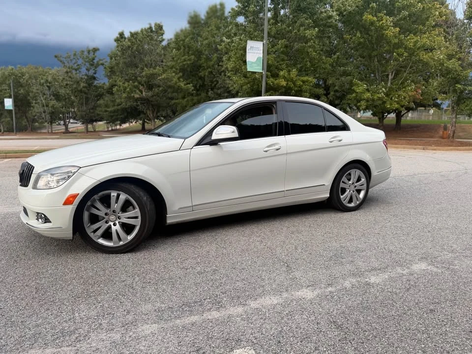 2009 Mercedes-Benz W204 C-Class - Image 2 of 20